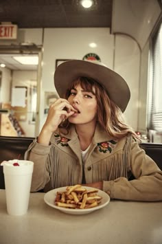 Harper Smith. Alyssa Miller, The Alyssa Miller Collection, Understated Leather, 2017. [Pinned 4-viii-2017] Urban Cowgirl Aesthetic, Mountain Cowgirl, Glam Cowgirl, Retro Shoot, Texas Chic, Ranch Water, Alyssa Miller, Urban Cowgirl, Bohemian Diesel