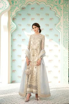 Luxury Party Wear in Ivory Color in Stylish design presented with beautiful embroidery work and looking unique. Buy luxury party wear online in USA. Tilla Embroidery, Dresses Luxury, Bridal Dresses Pakistan, Pakistani Wedding Outfits, Luxury Party, Fashion For Petite Women, Pakistani Bridal Dresses, Pakistani Bridal Wear, Asian Outfits