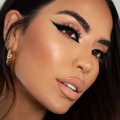 Badass Makeup, Iluvsarahii Makeup, Eyeshadow Ideas, Face Charts, Ariana Video, Woman Tattoo, Celebrity Makeup Looks, Eye Makeup Looks, Bella Bella