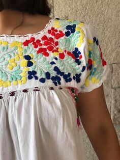 "Elegant dress and colourful hand-embroidery. Perfect for mexican wedddings, mexican parties, etc. Made in the 80's Loose fit In perfect conditions. Fits size Small Measurements taken flat: Armpit to armpit 20 1/2\" Bottom hem width 29 1/2\" Shoulder to bottom hem 49\"" Mexican Boho, Short Sleeve Tunic, Mexican Dresses, Elegant Dress, Floral Embroidery, Cotton Shorts, Tie Dye Top, Sundress, Hand Stitching