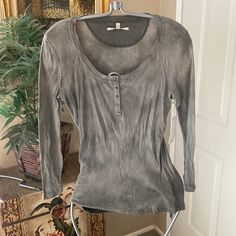 New With Tags Very Hard To Find Shirt Gray Casual Shirt For Fall, Casual Gray Fall Shirt, Casual Gray Shirt For Fall, Casual Washed Black Tops For Fall, Washed Black Top For Fall Layering, Washed Black Tops For Layering In Fall, Casual Gray Spring Top, Casual Gray Long Sleeve Tops, Fall Layering Washed Black Tops