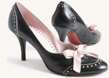 Buy heel tip replacements for stiletto high heels - newheeltips.com  This site is exactly what I have been looking for!  No more high priced you repairs from walking in heels in the city! Fifties Style, Walking In Heels, 50s Fashion Dresses, Fifties Fashion, Shoes Photo, Stiletto Shoes, Red Heels, Ladies Shoes