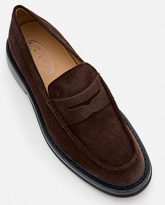 Upper: 100% Calf leather Insole: 100% Leather Sole: 100% Rubber Luxury Brown Tassel Loafers With Rubber Sole, Semi-formal Moccasins With Rubber Sole And Round Toe, Semi-formal Leather Sole Loafers With Round Toe, Semi-formal Loafers With Leather Sole And Round Toe, Semi-formal Loafers With Stitched Sole And Round Toe, Semi-formal Calf Leather Shoes With Textured Sole, Leather Tassel Loafers With Branded Insole, Slip-on Calf Leather Oxfords With Leather Footbed, Slip-on Tassel Loafers With Calf Leather And Round Toe