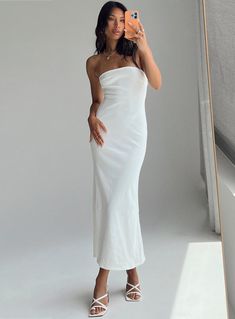 Bride Dress For Rehearsal Dinner, Rehearsal Dinner Dress Midi, White Silk Strapless Dress, Strapless White Dress Long, Wedding Shower Outfits For Bride, White Dress Grad Pics, Mesh White Dress, White Dresses Midi, White Bustier Dress