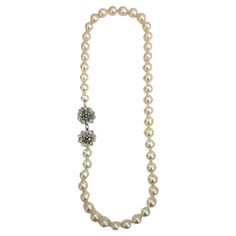 Vintage Italian necklace with Japanese pearls in diameter 9.5mm and an 18 karat white gold clasp with diamonds for a total of 0.7 carats / Made in Italy 1960-1970s Length 49 cm Italian Necklace, Japanese Pearls, Pearl And Diamond Necklace, Pearl Diamond, Gold Pearl, Vintage Italian, Diamond Necklace, 1970s, Beaded Necklace