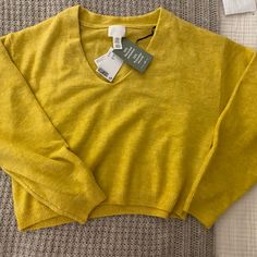 H&M Women’s Cropped Sweater Xs Nwt, Never Worn H&m V-neck Sweater For Spring, H&m Fitted V-neck Sweater, Batwing Sweater, Marled Sweater, Blue Knit Sweater, Loose Knit Sweaters, Orange Sweaters, Argyle Sweater, Maternity Sweater