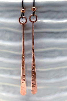 Materials: Recycled USA copper, hypoallergenic ear wires (niobium, lead and nickel-free, anti-tarnishing)
Length: Approx. 2.5 inches
Handcrafted: Made with care in Ball Ground, GA by The Swanky Dale Hammered Copper Earrings, Bar None, Copper Bar, Ancient Jewelry, Hammered Copper, Copper Earrings, Copper Jewelry, Minimalist Earrings, Ear Wire