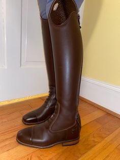 Salento brown boot with custom top in Malibu Moka. Please çall Amanda 424 263 5914 amanda@geegeeequine.com 8-10 weeks delivery time Updated price 2021 Brown Round Toe Riding Boots, Winter Riding Boots In Brown, Brown Riding Boots For Winter, Riding Boots With Leather Sole And Saddle Shape, Brown Snip Toe Riding Boots, Leather Sole Round Toe Boots For Shows, Fitted Brown Boots With Leather Sole, Fitted Riding Boots With Leather Sole, Fitted Round Toe Boots For Shows