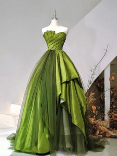 Enchanting Emerald Green Couture Ball Gown, Asymmetrical Satin Party Dress Green, Long Party Gowns, Green Evening Gowns, Sweep Train Prom Dress, Prom Evening Dresses, Green Formal Dresses, Long Party Dress, Velvet Party Dress, Floral Dress Formal