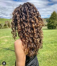 Hombre Hair, Red Blonde Hair, Colored Curly Hair, Hairdos For Curly Hair, Haircuts For Curly Hair, Wavy Curly Hair, Curly Hair Inspiration, Curly Girl Hairstyles