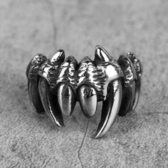 Take a bite out of fashion with this beastly brushed staineless steel ring. Teeth Ring, Boy Jewelry, Tooth Ring, Punk Rock Jewelry, Cool Rings For Men, Vampire Teeth, Character Board, Mens Rings Fashion, Men Rings