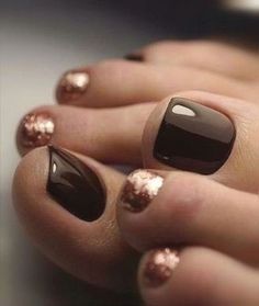 Shellac Pedicure, Simple Toe Nails, Pretty Fingers, Neat Nails, Unghie Sfumate, French Pedicure, Pedicure Ideas