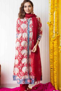 Replete with floral hand block prints, this kota doria is an ethnic charm for our beautiful ladies. This A-line Kurta with functional patch pockets and 3/4th sleeves adds to the supreme comfort. Highlighted with sequence on the yoke and gota in front, this fit & flare Kurta enhance your elegance. The kurta comes with kota doria dupatta with gotta phool detailing on it. Wear this set with our red pants or red palazzo for the perfect look. Kurta With Dupatta, Saree Jackets, Kurta Dress, Suit Pattern, A Line Kurta, Half Sleeve Shirts, Dupatta Set, Top Pants Set, Kurta With Pants