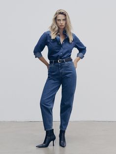 Damskie spodnie typu mom jeans od BIG STAR to ikona miejskiego designu. Wykonane zostały z wyjątkowej tkaniny dobby denim, która zapewnia wygodę i uczucie lekkości. Luźny krój zapewnia pełen zakres ruchów. Efekt postarzenia typu stone wash oraz przeszycia dodaje im miejskiego charakteru. Spodnie będą idealnym dodatkiem do każdej miejskiej stylizacji, dodaj do nich praktyczną nerkę, sneakersy i rusz w miasto! Cechy główne: tkanina dobby denim z recyklingu, krój mom jeans 5 kieszeniowa konstrukcja Big Star, Jean Slim, Jeans Slim, Slim Fit Jeans, Fit Jeans, Fashion Pants, Jeans Fit, Mom Jeans, Star Wars