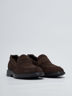 100% Leather Leather Dress Shoes For Fall Galas, Business Leather Shoes With Suede Lining, Luxury Suede Loafers With Leather Footbed, Leather Tassel Loafers With Suede Lining For Work, Luxury Suede Loafers For Fall, Formal Brown Slip-ons With Suede Lining, Luxury Leather Loafers For Fall, Semi-formal Moccasins With Leather Sole For Fall, Semi-formal Fall Moccasins With Leather Sole