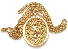 Vintage Jewelry - This is a 32" long link necklace with an oval gold tone locket pendant. The locket is 2.38" long (includes bale) by 1.5" wide. Locket opens and closes properly. Gold Oval Link Locket Necklace For Formal Occasions, Vintage Locket, Locket Pendant Necklace, Vintage Lockets, Vintage Pins, Link Necklace, Vintage Necklace, Locket, Vintage Jewelry