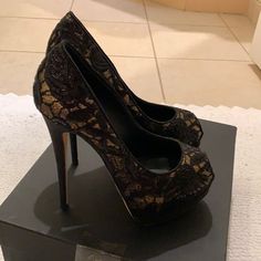 New With Box Giuseppe Zannotti Platform Peep Toe Sharon Pumps Gold & Black Lace And Sequin Overlay Sz 36.5 Evening Lace Heels With Closed Toe, Formal Lace Open Toe Heels, Elegant Lace Evening Heels, Luxury Lace Heels With Pointed Toe, Elegant Lace High Heels, Elegant Platform Heels For Night Out, Elegant Evening Platform Heels, Lace High Heels For Party, Evening Lace Heels