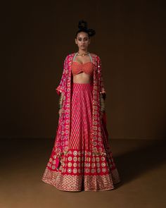 Small Geometric Pattern, Saree Outfits, Indian Bride Outfits, Bride Outfits, Flower Motifs, Design Photoshop, Designer Outfits, Red Ombre, Fish Scale