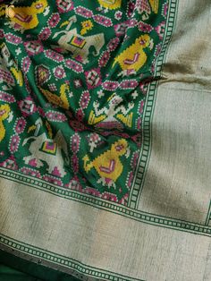 Introducing Khinkhwab's enchanting Katan Silk collection, designed to captivate your heart. Explore the allure of our meticulously crafted handloom sarees, featuring an exclusive gharchola design pattern from patola collection. Luxury Katan Silk Fabric With Pallu Detail, Silk Patola Saree, Banarasi Katan Silk Saree, Patola Saree, Katan Silk Saree, Katan Silk, Handloom Saree, Silk Saree, Silk Sarees