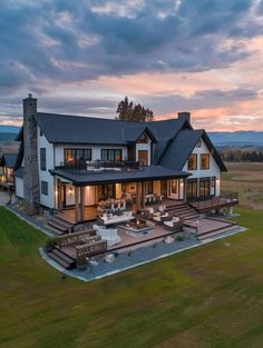 House On 10 Acres, Farmhouse Modern House Exterior, Modern Farmhouse Dream Home, Modern Two Story House Design, Gorgeous Homes Exterior, Modern Farmhouse Floor Plans 2 Story, Modern House Design Exterior Luxury Dream Homes, Big House Aesthetic Exterior, Big Farmhouse Exterior