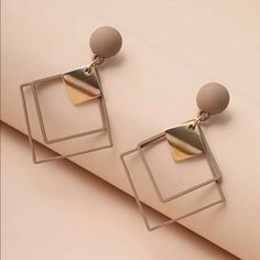 Geometric Earrings Brown New And Never Worn! Chic Geometric Earrings For Party, Fancy Earrings, Jewelry Design Earrings, Classy Jewelry, Party Earrings, Fancy Jewellery, Fancy Jewelry, Fashion Jewelry Earrings, Cheap Jewelry