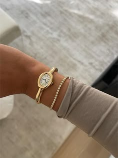 Watch Trends, Cartier Watch, Girls Watches, Classy Jewelry, Stacked Jewelry, Jewelry Lookbook, Girly Jewelry, Jewelry Inspo, Dream Jewelry