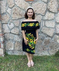 Mexican peasant dress embroidered with sunflowers and lace details, with drawstring at the waist. Mexican textile art has centuries of history and creativity throughout the country. Mexico is recognized as one of the leading countries with a beautiful aristic production in the textile world, miraculous hands of talented artisans from different states of the country create stunning embroidery clothing, and various items. #Oaxaca #Chiapas We ship anywhere in the word, from Tepic, Nayarit, mx. Made Peasant Embroidered Dress For Festivals, Traditional Summer Peasant Dress With Floral Embroidery, Traditional Peasant Dress With Floral Embroidery For Summer, Embroidered Summer Peasant Dress, Embroidered Peasant Dress For Summer, Folk Style Festival Dress With Embroidered Hem, Floral Embroidered Sundress For Festival, Peasant Beach Dress With Floral Embroidery, Peasant Style Beach Dress With Floral Embroidery