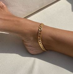 Stella Maxwell, Dope Jewelry, Jewelry Indian, Chain Anklet, Michelle Obama, Bling Bling, Delicate Bracelet