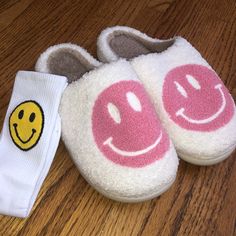 Nordic Peace Smiley Face White/Pink Slippers Nwt Size 8.5/9.0 (39-40), However They Run Small, And Fit More Like A 6-7 Never Worn Super Cute And Stylish! Pink Non-slip Synthetic Slippers, Trendy Non-slip Round Toe Slippers, Playful Round Toe Slippers For Spring, Comfortable Pink Slippers For Spring, Fun Round Toe Slippers For Spring, Cute White Synthetic Slippers, White Non-slip Indoor Slippers, Playful White Slippers For Spring, White Non-slip Flat Slippers