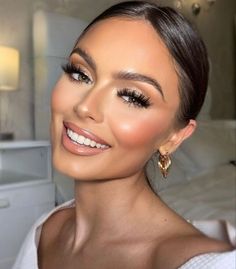 Debs Makeup Natural, 2023 Bridesmaid Makeup, Ty Ball Makeup, Bridal Make Up Glowy, 2023 Prom Makeup, 2023 Wedding Makeup, Grad Make Up, Neutral Glam Makeup Brown Eyes, Bride Wedding Makeup Natural