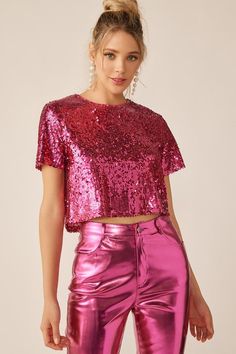 Crop Top, hidden zipper in back. Pink Sequin Top Outfit, Crop Top Brillante, Sequins Top Outfit, Pink Sequin Top, Formal Tops, Magenta Pink, Summer Outfit Inspiration, Pink Sequin, Party Tops