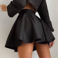 Black Skater Skirt. Super Cute And Chic High Waisted Leather Skirt, Leather Skirt Outfit, Pu Leather Skirt, Ținută Casual, Modieuze Outfits, Looks Chic, Cute Skirts, Teenage Fashion Outfits, Edgy Outfits