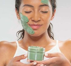 This revitalizing mask is packed with fresh avocado butter, extract and oil from California-grown non-GMO creamy avocados to deliver key fatty acids to support the outermost layer of skin that helps protect us from environmental stresses. Avocado Mask, Fresh Skincare, Farmhouse Fresh, Turmeric Face Mask, Butter Extract, Essence Magazine, Avocado Butter, Fresh Avocado, Ice And Spice