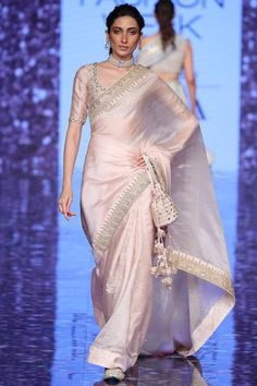 Shop for Punit Balana Pink Embellished Silk Organza Saree for Women Online at Aza Fashions Organza Saree Wedding Look, Bridal Organza Saree, Sabyasachi Organza Saree, Orgenza Saari Blouse Design, Organza Blouse Designs, Organza Saree Blouse Designs, Punit Balana, Party Saree, Trendy Saree