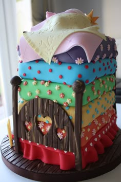 there is a cake made to look like a house