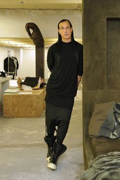 Rick Owens at his Paris headquarters. [Photo by Dominique Maître] Michelle Lamy, Street Goth, Health Goth, Breaking The Rules, Origami Fashion, Shotting Photo, Stephane Rolland, Rick Owens Men, Le Male