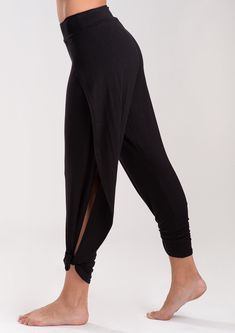 Made from our finest heavy weight jersey, these boho pants offer versatility, function and style. You can wear open or tied up for a jogger look. Fabric & Fit Moisture wicking, ultra soft active jersey. 95% Rayon 5% Spandex. Gentle or hand wash in cold water. Lay flat or line dry. 29" inseam measuring from a small. XS 0-2, S 2-4, M 6-8, L 10-12, XL 14-16. Cheap Functional Yoga Activewear, Yoga Style Outfits, Winter Attire, Boho Pants, Yoga Fashion, California Usa, New Wardrobe, Yoga Clothes, Comfy Outfits