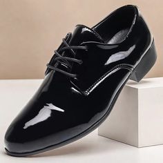 Category:Oxfords; Upper Materials:PU Leather; Lining Materials:PU; Gender:Men's; Toe Shape:Round Toe; Outsole Materials:Rubber; Closure Type:Lace-up; Function:Comfortable,Slip Resistant; Listing Date:09/10/2024; 2024 Trends:Brogue Spring Patent Leather Lace-up Shoes With Round Toe, Fitted Patent Leather Lace-up Shoes With Round Toe, Spring Business Lace-up Closed Toe Shoes, Party Oxford Lace-up Shoes, Party Lace-up Oxford Shoes With Round Toe, Oxford Lace-up Shoes With Round Toe For Party, Lace-up Oxford Dress Shoes For Party, Party Oxford Lace-up Dress Shoes, Oxford Lace-up Dress Shoes For Party