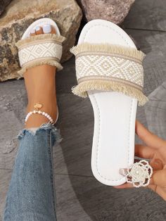 Outdoor Wear Women, Summer Sandals Flat, 2023 Trends, Braided Strap, Women Sandals, Womens Sandals Flat, Outdoor Wear, Fashion Flats, Style Retro