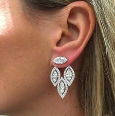 Lorraine Schwartz (@lorraineschwartz) • Instagram photos and videos Handmade Wire Earrings, Tumblr Yellow, Diamond Ring Rose Gold, Lorraine Schwartz, Small Diamond Rings, Earring Video, Wire Earrings Handmade, Expensive Diamond