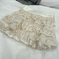 Sugar Thrillz By Dollskill White Crotchet Layered Mini Skirt Size Xs New W/O Tags Vintage White Skirt, White Grunge Outfit, Lacy Skirts, Diy Two Piece Outfit, Skirt Design Ideas, Ruffle Tulle Skirt, Dollcore Outfits, Coquette Diy, Aesthetic Wear