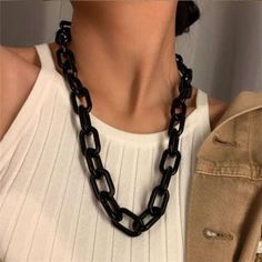 Noir Hip-hop: Big Chain Acrylic Necklace-Fashion Necklaces-StylinArts Winter Typ, Acrylic Necklaces, Punk Vintage, Hip Hop Culture, Geometric Necklace, Hip Hop Fashion, Contemporary Fashion, Jewelry Trends, Men Necklace