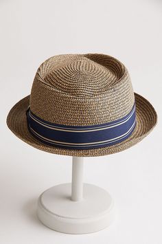 Goorin Bros. Big Boy Kris Straw Fedora Hat | Overland Straw Fedora Outfit, Hats For Men Trendy, Spirit Artwork, Fedora Outfit, Porkpie Hat, Mens Straw Hats, Mens Fedora, Gorgeous Man, Fedora Hat Men