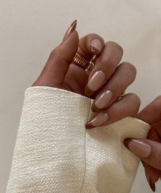 Ongles Beiges, Manicured Nails, Kutek Disney, Unghie Sfumate, Money Fashion, Beige Nails, Almond Acrylic Nails, Thanksgiving Nails