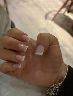 Easy White Nail Designs For Beginners, Small French Tips Nails, Short White French Tip Acrylic Nails, White Short French Tip Nails, White Classic Nails, Gel X Nails French Tip, French Tips Nails With Design, White French Tip Square, Short White French Tip Nails