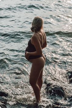 Prenatal Yoga Aesthetic, Pregnant Summer Aesthetic, Pregnancy Asethic, Casual Pregnancy Photos, Pregnancy Vision Board, Maternity Summer Outfits, Casual Summer Pregnancy Outfits, Pregnancy Inspiration, Photo Yoga