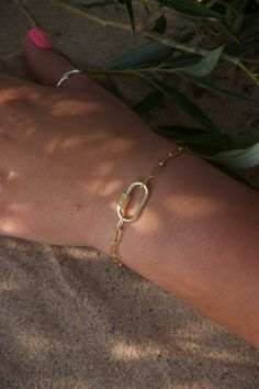 Gold Filled Handmade Carabiner Bracelet Waterproof & Tarnish - Etsy Trendy Jewelry With Carabiner Clasp, Trendy Everyday Jewelry With Carabiner Clasp, Everyday Handmade Gold Chain Bracelet, Braclets Gold, Beach Shower, Rich Man, Classic Jewelry, Make It Happen, Jewelry Gift Box