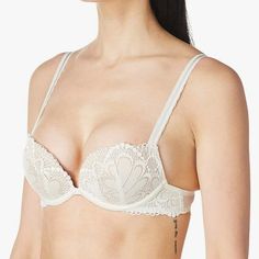 Feel and look fabulous in the Wonderbra refined glamour full effect push up bra with its stunning plunge neckline and gel+air ultimate push up features. You will love the flirty floral lace and mesh detail, and with the convertible straps you can wear it multiple waysBrand new in manufacturers packaging Lace Push-up Bra With Lace Closure, Lace Push-up Bra With Removable Cups, Push-up Lace Bra With Removable Cups, Push-up Bra With Lace Closure For Party, Feminine Push-up Party Bra, Feminine Lace Closure Push-up Bra, Elegant Padded Push-up Bra, Feminine Lace Push-up Bra, Lace Push-up Bra For Wedding