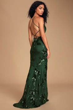 Forest Green Dresses, Green Formal Dresses, Prom Dress Inspiration, Formal Dresses Gowns, Cute Prom Dresses, Pretty Prom Dresses, Sequin Maxi Dress, Green Prom Dress, Green Sequins