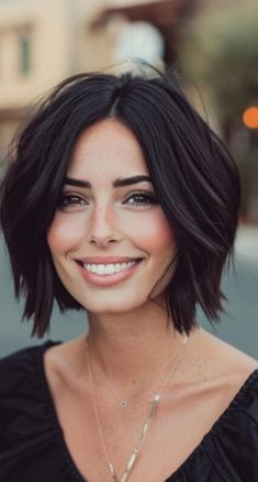 Refresh your look with our collection of 28 concave bob haircuts. Each one is crafted to offer sophistication and a touch of elegance to your daily style. Concave Bob, Haircut Designs, Hair Affair, Haircut And Color, Hair Crush, Haircuts For Fine Hair, Bob Haircut, Bob Haircuts, Good Hair Day